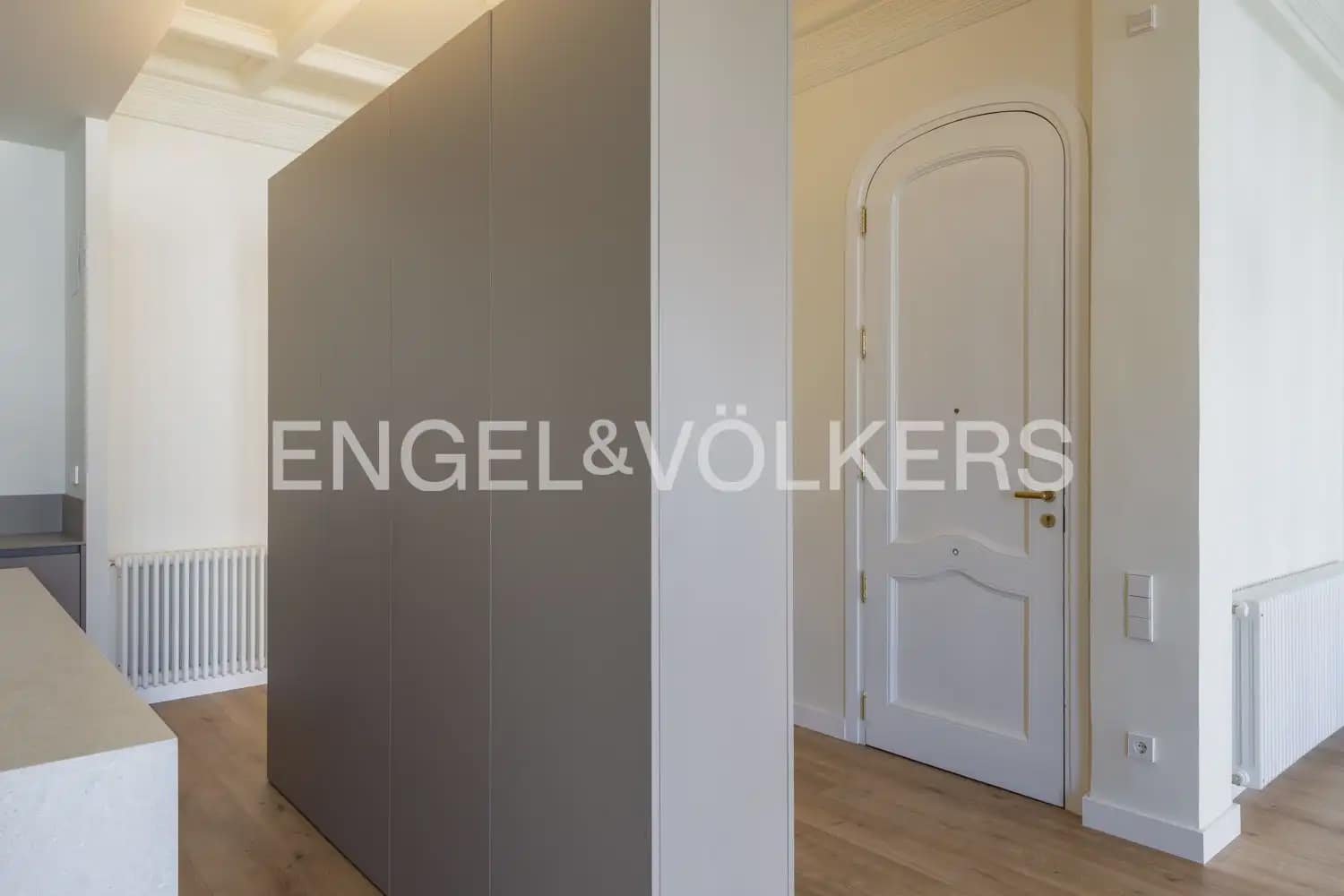 Appartement de 4 chambres à louer à Valence ville - 4 500 € (Ref: 10102823)