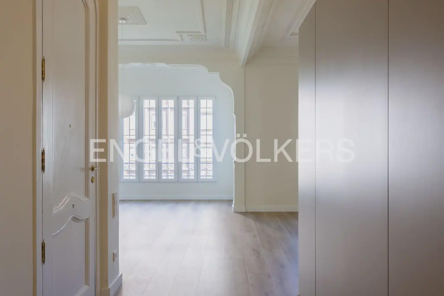Appartement de 4 chambres à louer à Valence ville - 4 500 € (Ref: 10102823)