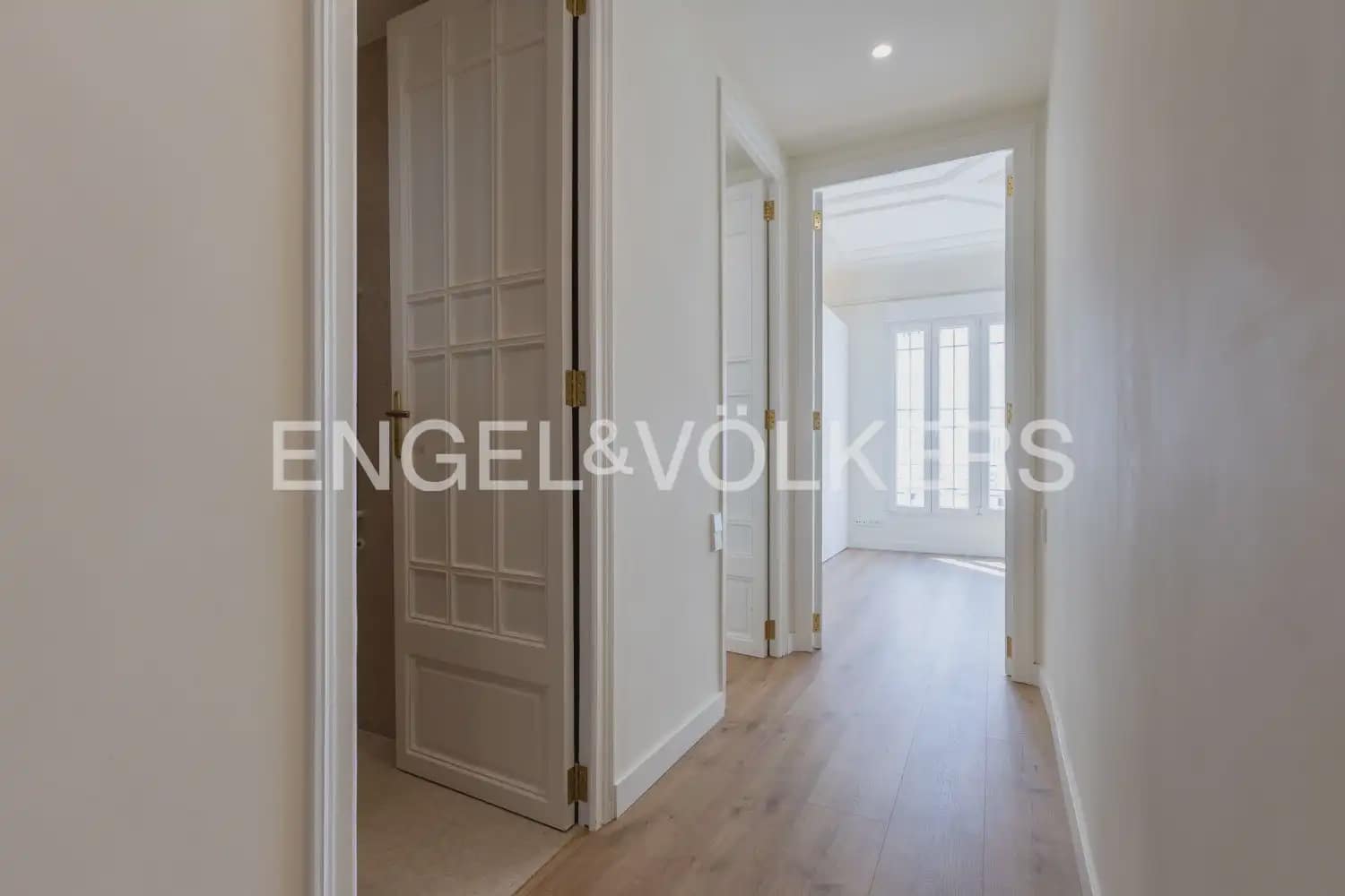 Appartement de 4 chambres à louer à Valence ville - 4 500 € (Ref: 10102823)