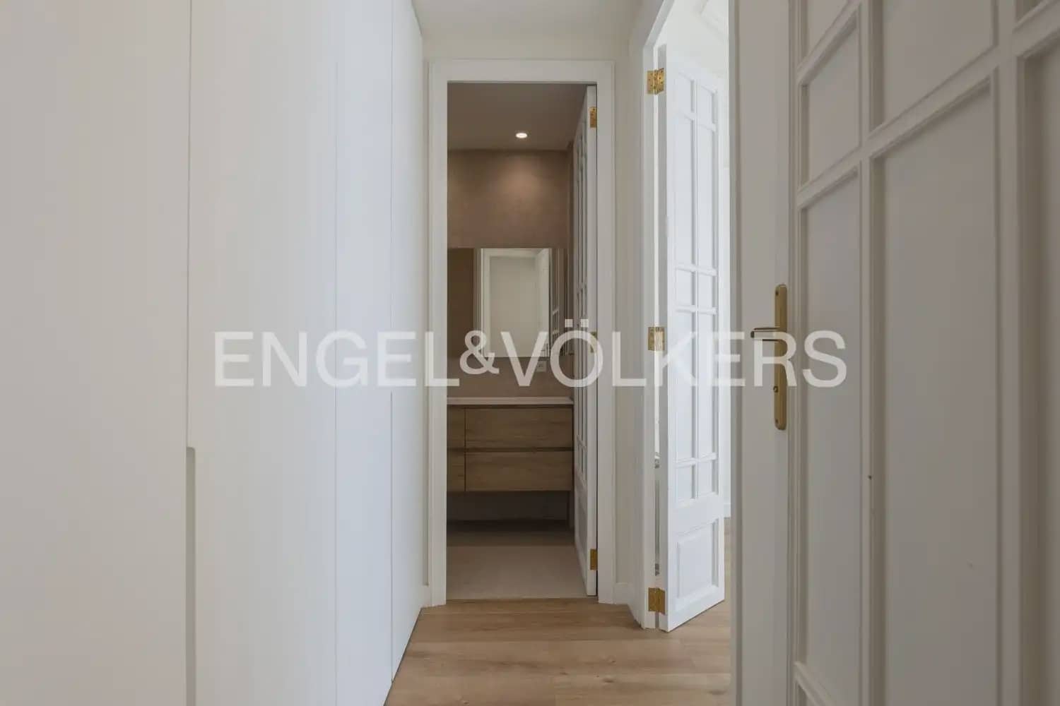 Appartement de 4 chambres à louer à Valence ville - 4 500 € (Ref: 10102823)
