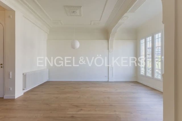 Appartement de 4 chambres à louer à Russafa, Valence ville - 4 500 € (Ref: 10102823)
