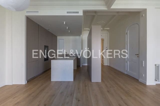 Appartement de 4 chambres à louer à Russafa, Valence ville - 4 500 € (Ref: 10102823)