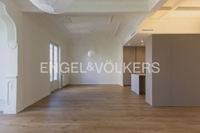 Appartement de 4 chambres à louer à Russafa, Valence ville - 4 500 € (Ref: 10102823)