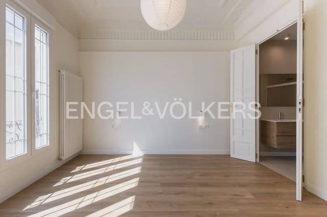 Appartement de 4 chambres à louer à Russafa, Valence ville - 4 500 € (Ref: 10102823)