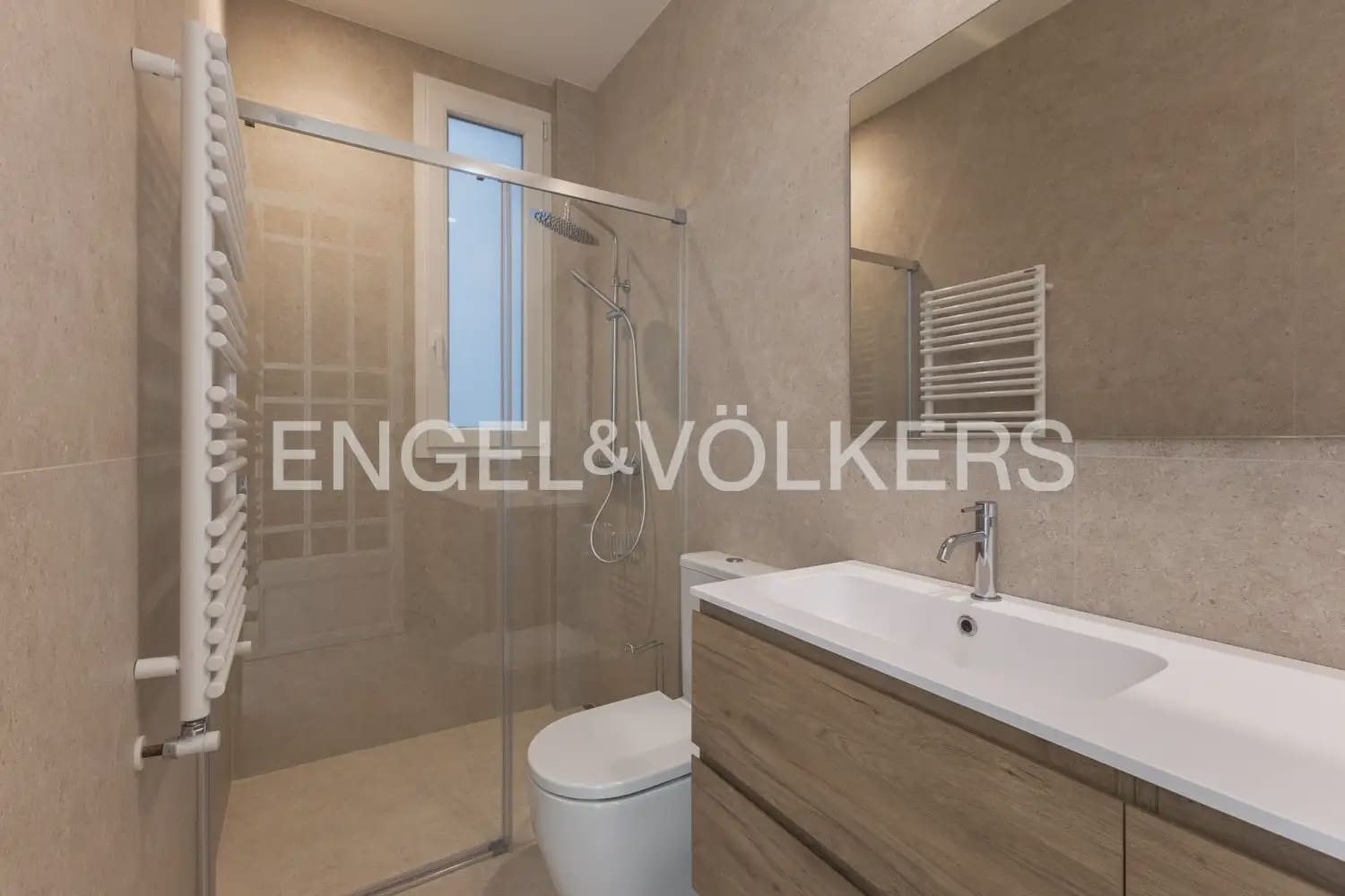 Appartement de 4 chambres à louer à Valence ville - 4 500 € (Ref: 10102823)