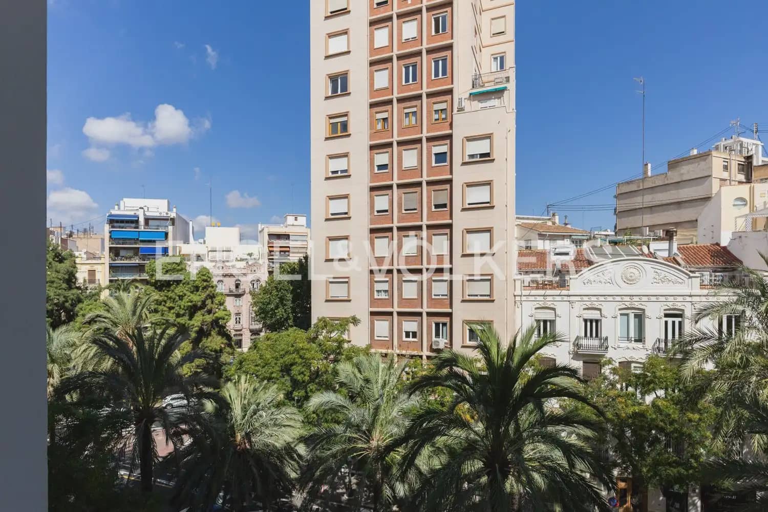 Appartement de 4 chambres à louer à Valence ville - 4 500 € (Ref: 10102823)