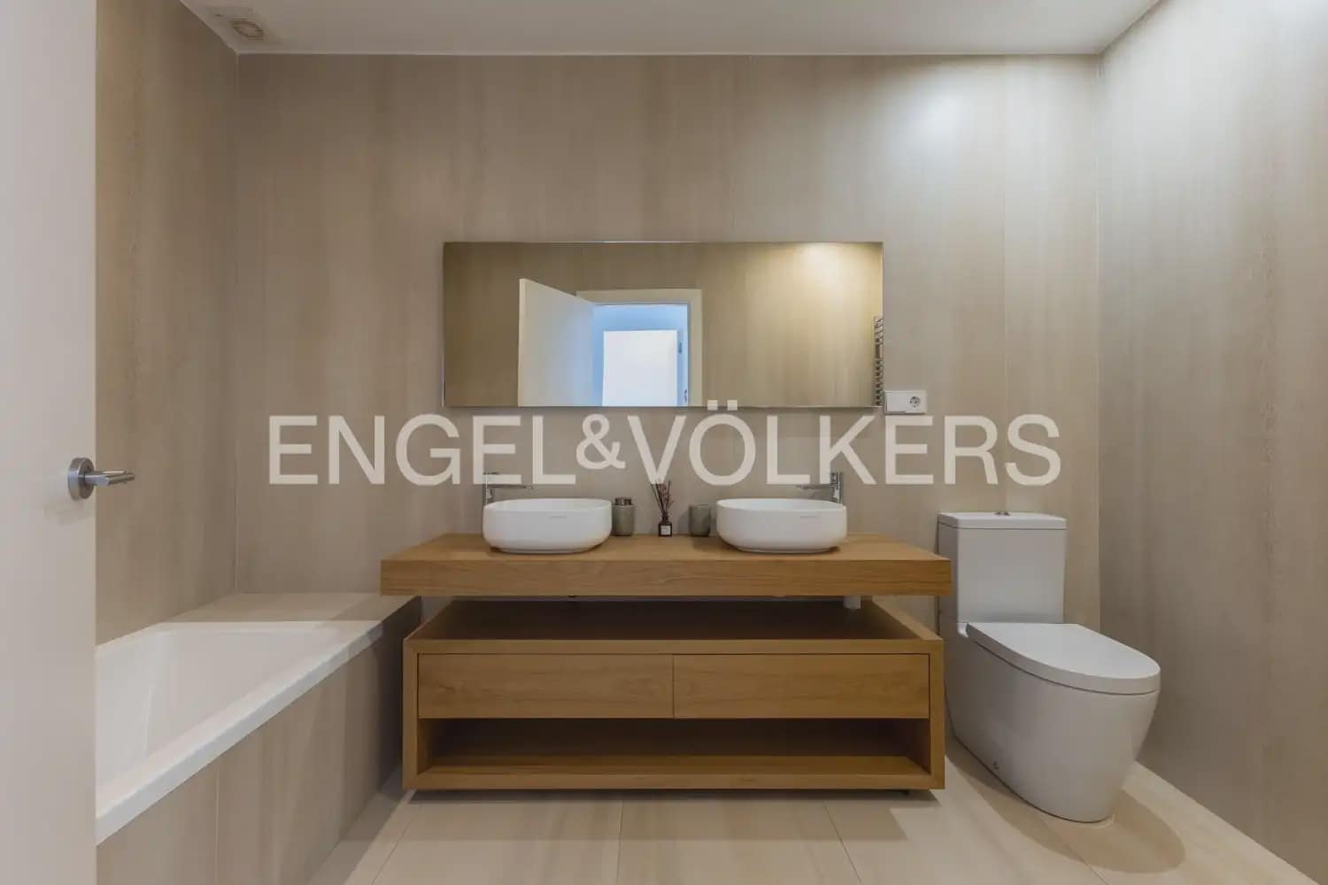 3 Zimmer Wohnung zu vermieten in Valencia Stadt - 2.800 € (Ref: 10103486)