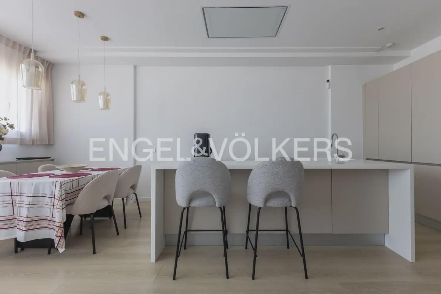 3 Zimmer Wohnung zu vermieten in Valencia Stadt - 2.800 € (Ref: 10103486)