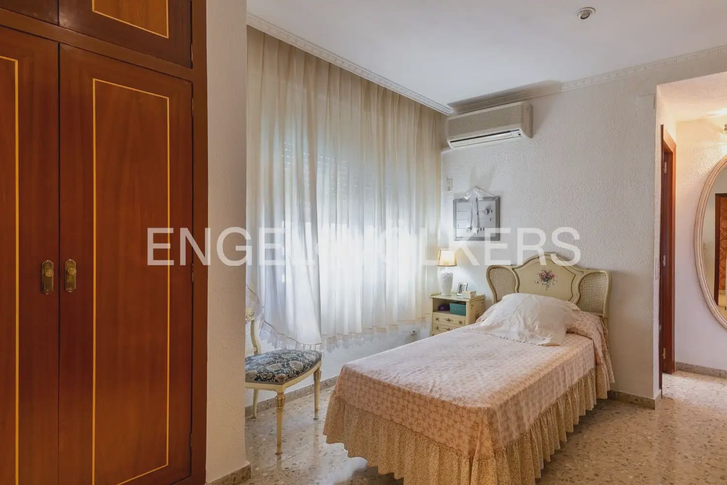 5 sypialnia Mieszkanie na sprzedaż w Gandia z basenem garażem - 560 000 € (Ref: 10103487)