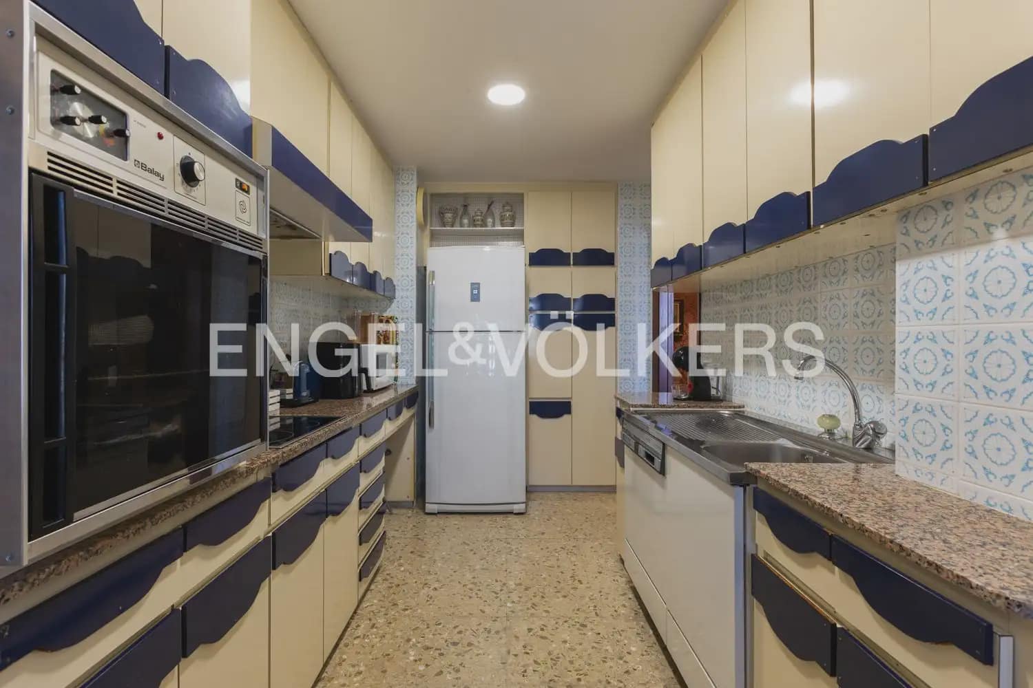 5 sypialnia Mieszkanie na sprzedaż w Gandia z basenem garażem - 560 000 € (Ref: 10103487)
