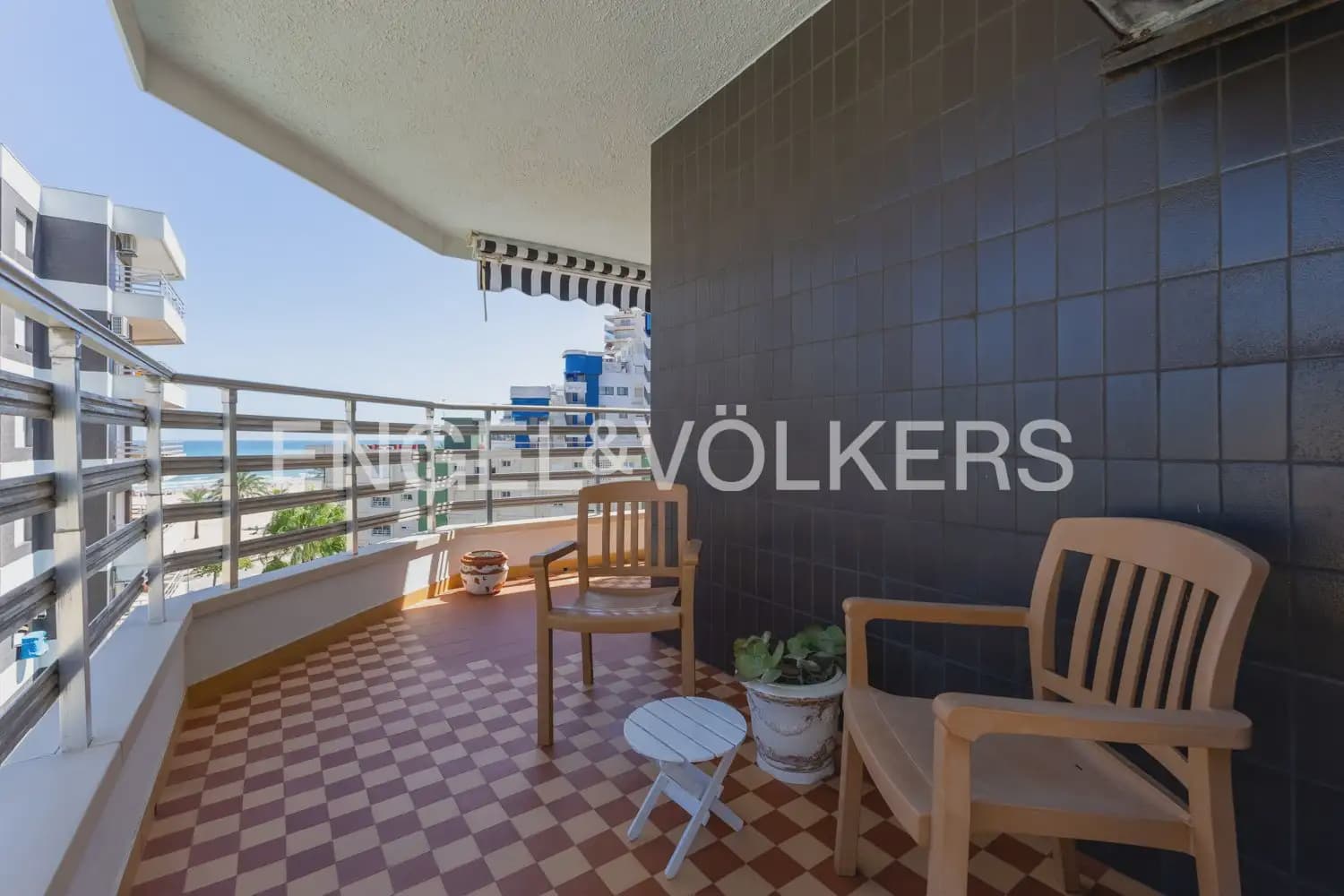 5 sypialnia Mieszkanie na sprzedaż w Gandia z basenem garażem - 560 000 € (Ref: 10103487)