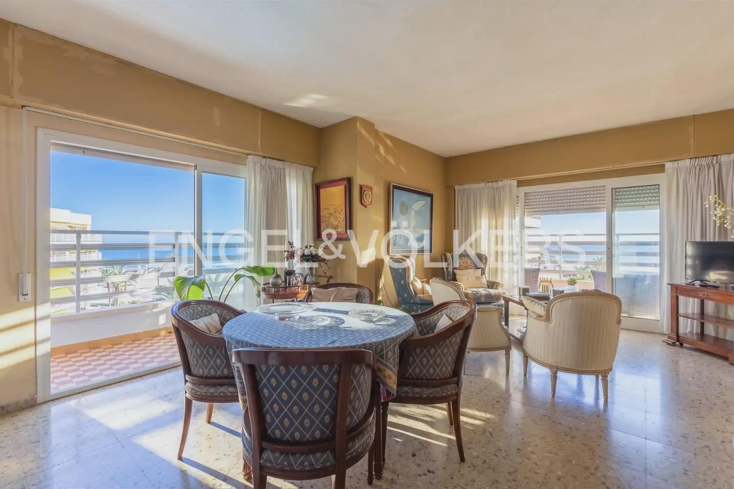5 sypialnia Mieszkanie na sprzedaż w Gandia z basenem garażem - 560 000 € (Ref: 10103487)