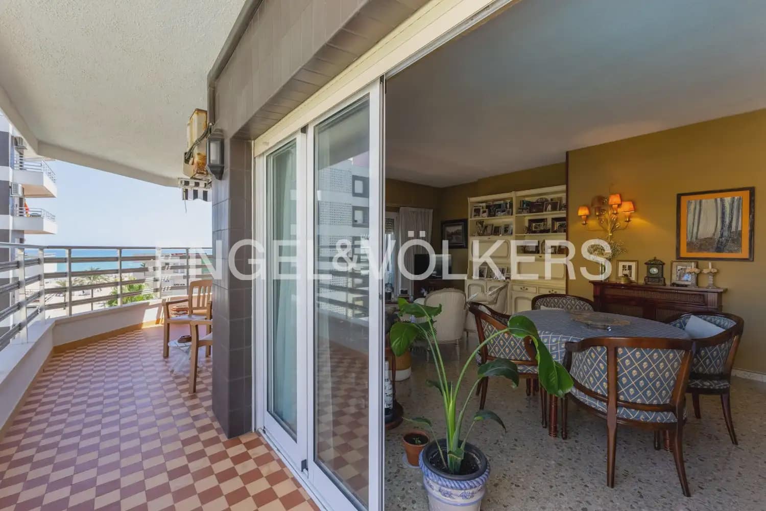 5 sypialnia Mieszkanie na sprzedaż w Gandia z basenem garażem - 560 000 € (Ref: 10103487)