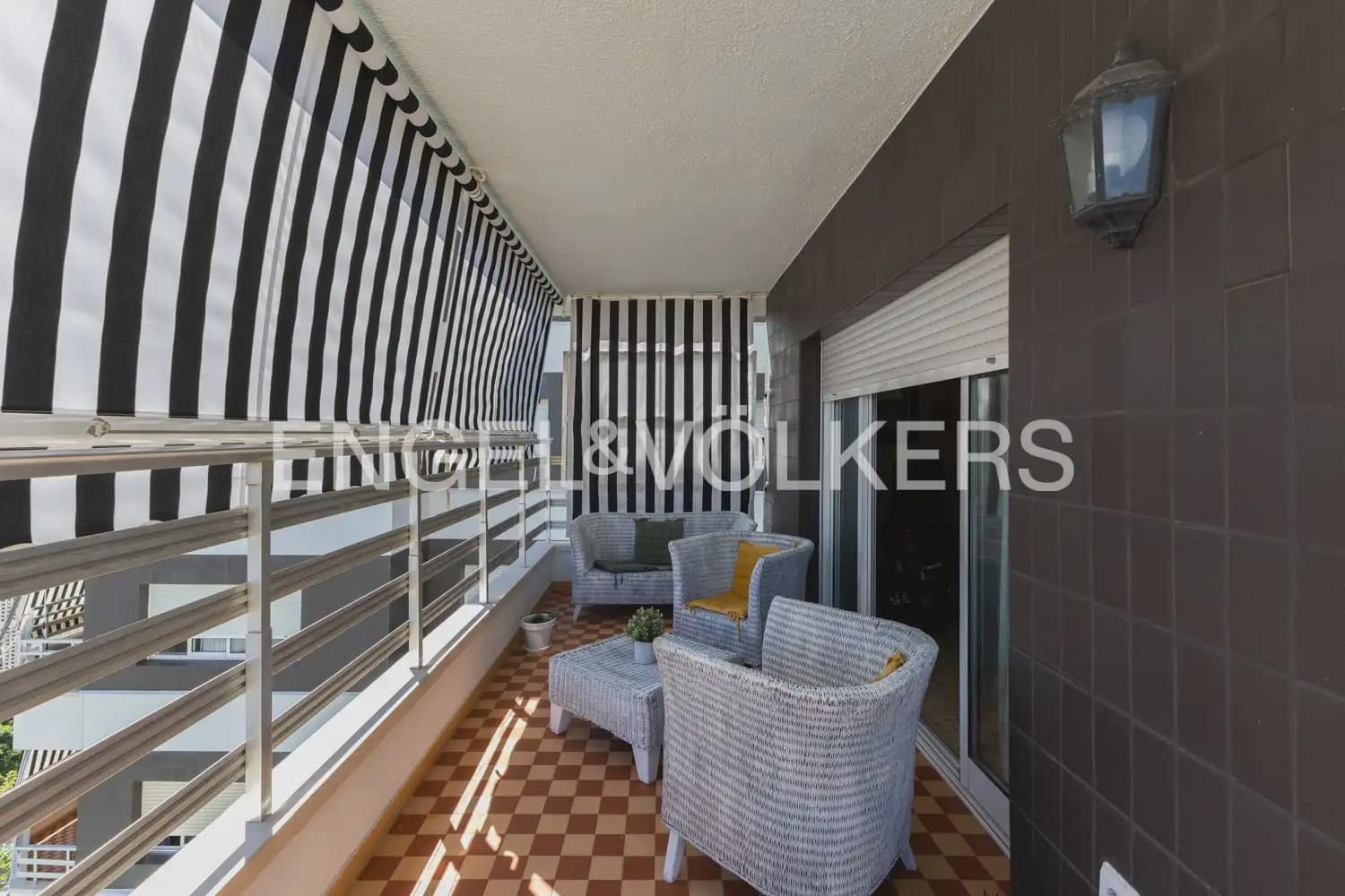 5 sypialnia Mieszkanie na sprzedaż w Gandia z basenem garażem - 560 000 € (Ref: 10103487)