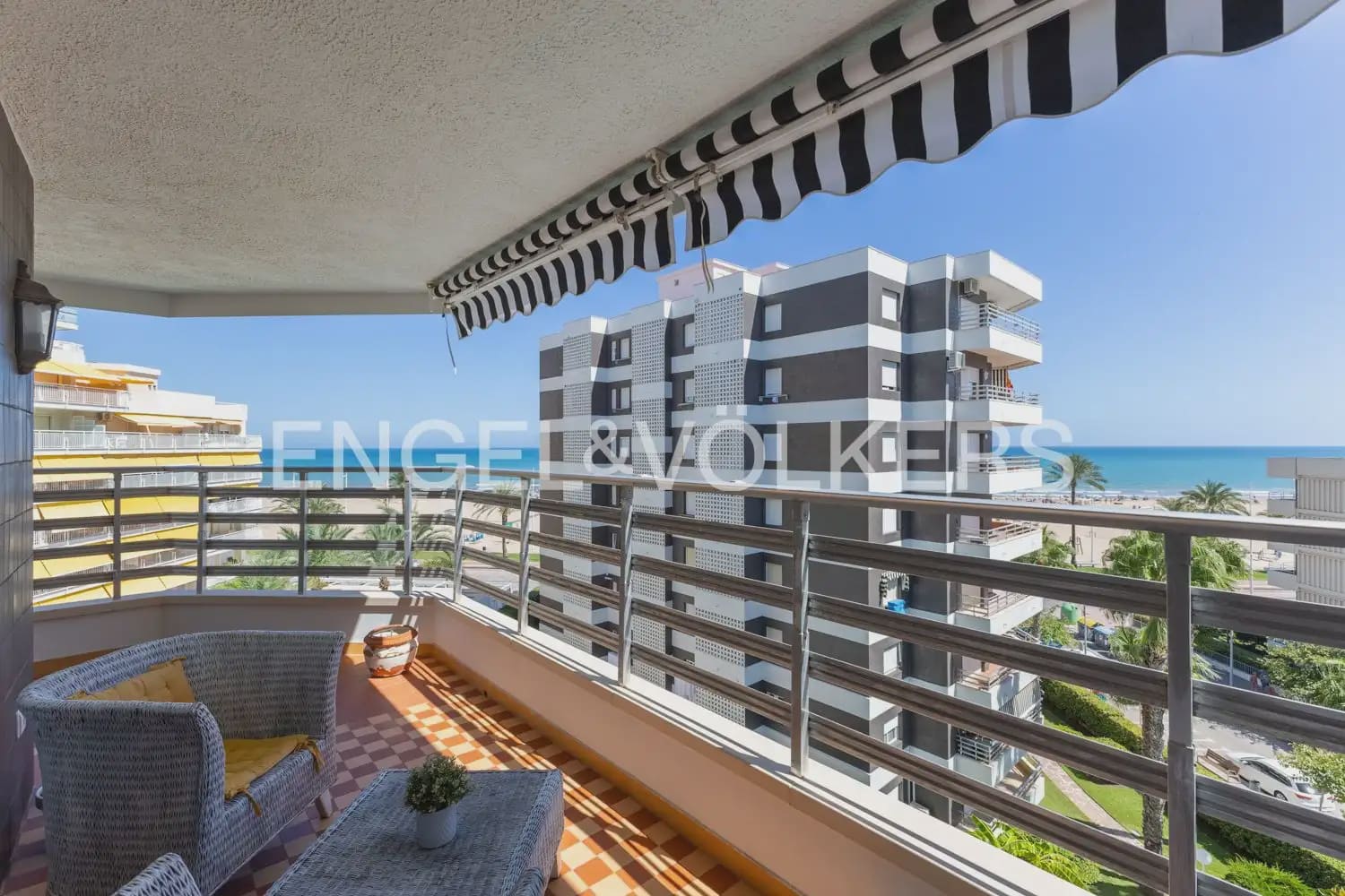 5 sypialnia Mieszkanie na sprzedaż w Gandia z basenem garażem - 560 000 € (Ref: 10103487)