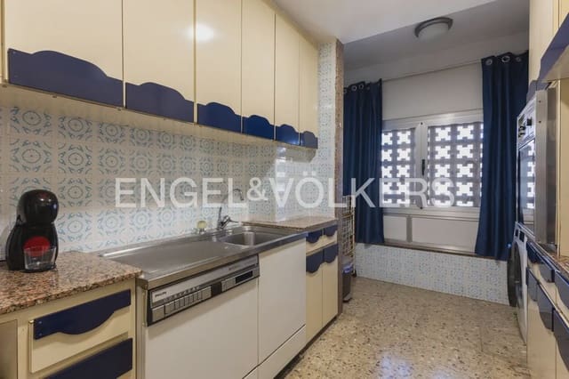 5 sypialnia Mieszkanie na sprzedaż w Gandia z basenem garażem - 560 000 € (Ref: 10103487)