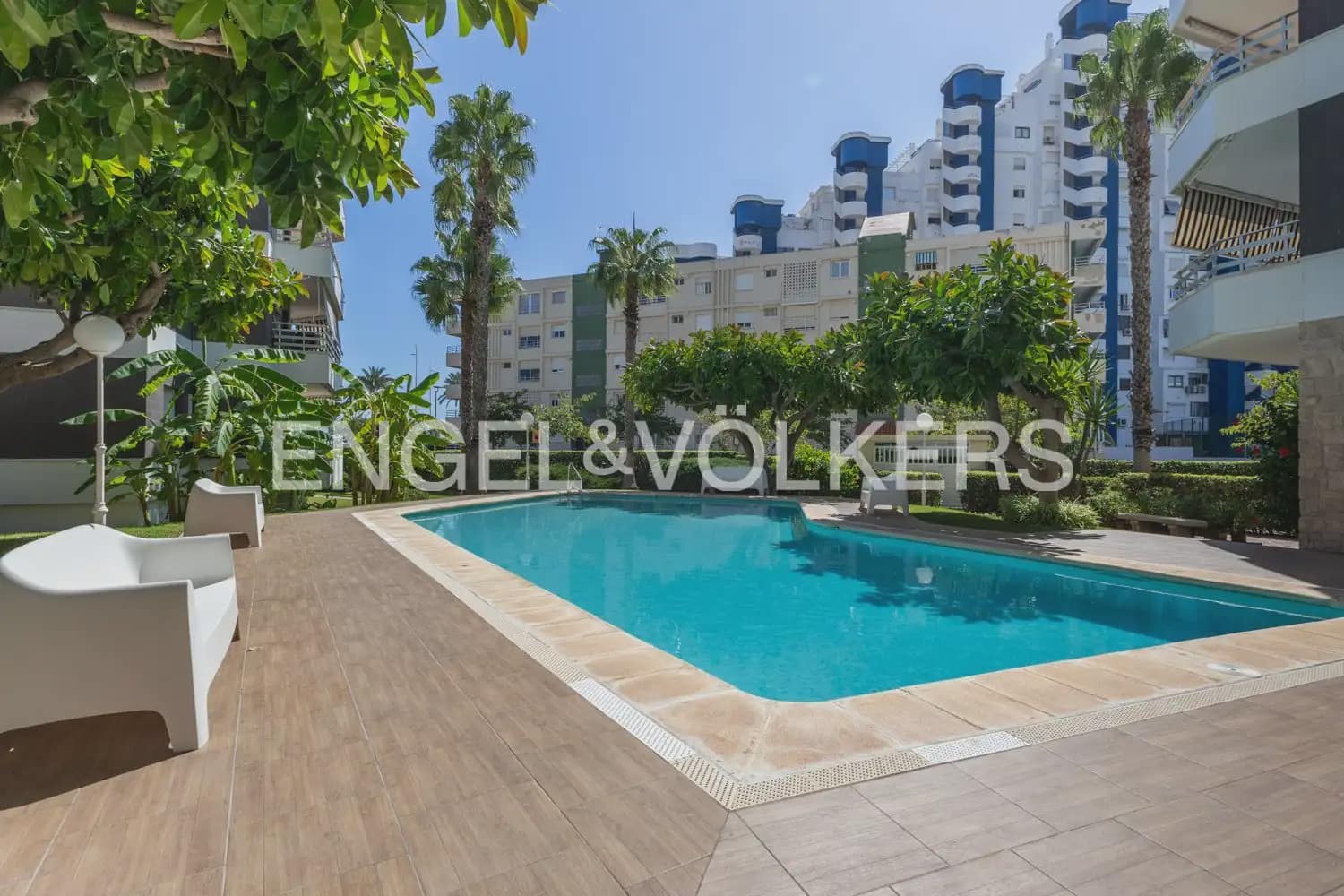 5 sypialnia Mieszkanie na sprzedaż w Gandia z basenem garażem - 560 000 € (Ref: 10103487)
