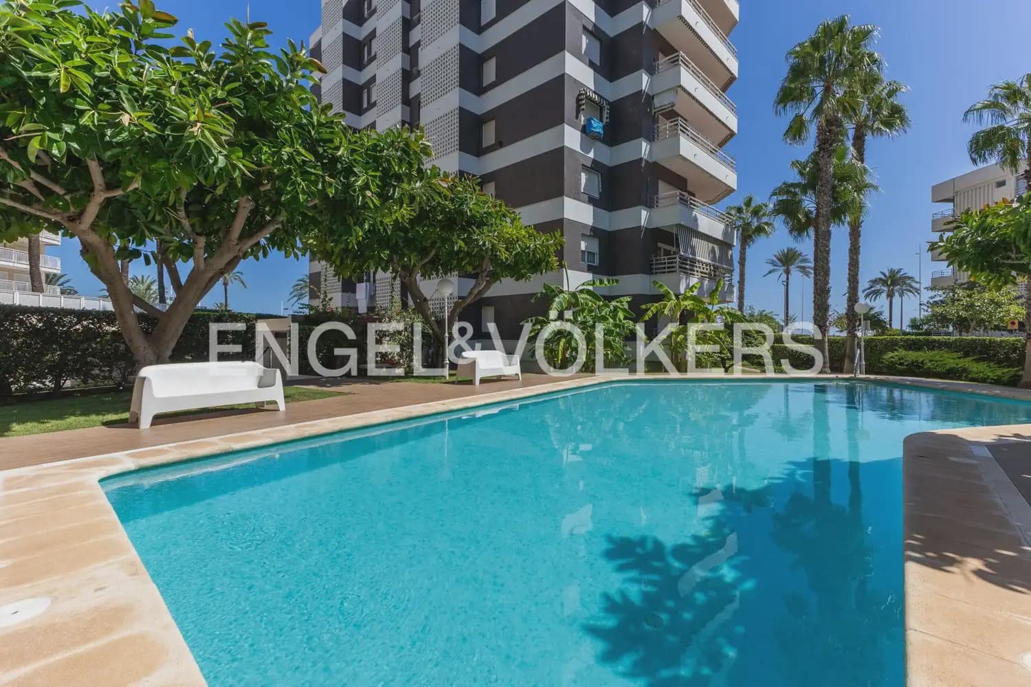 5 sypialnia Mieszkanie na sprzedaż w Gandia z basenem garażem - 560 000 € (Ref: 10103487)