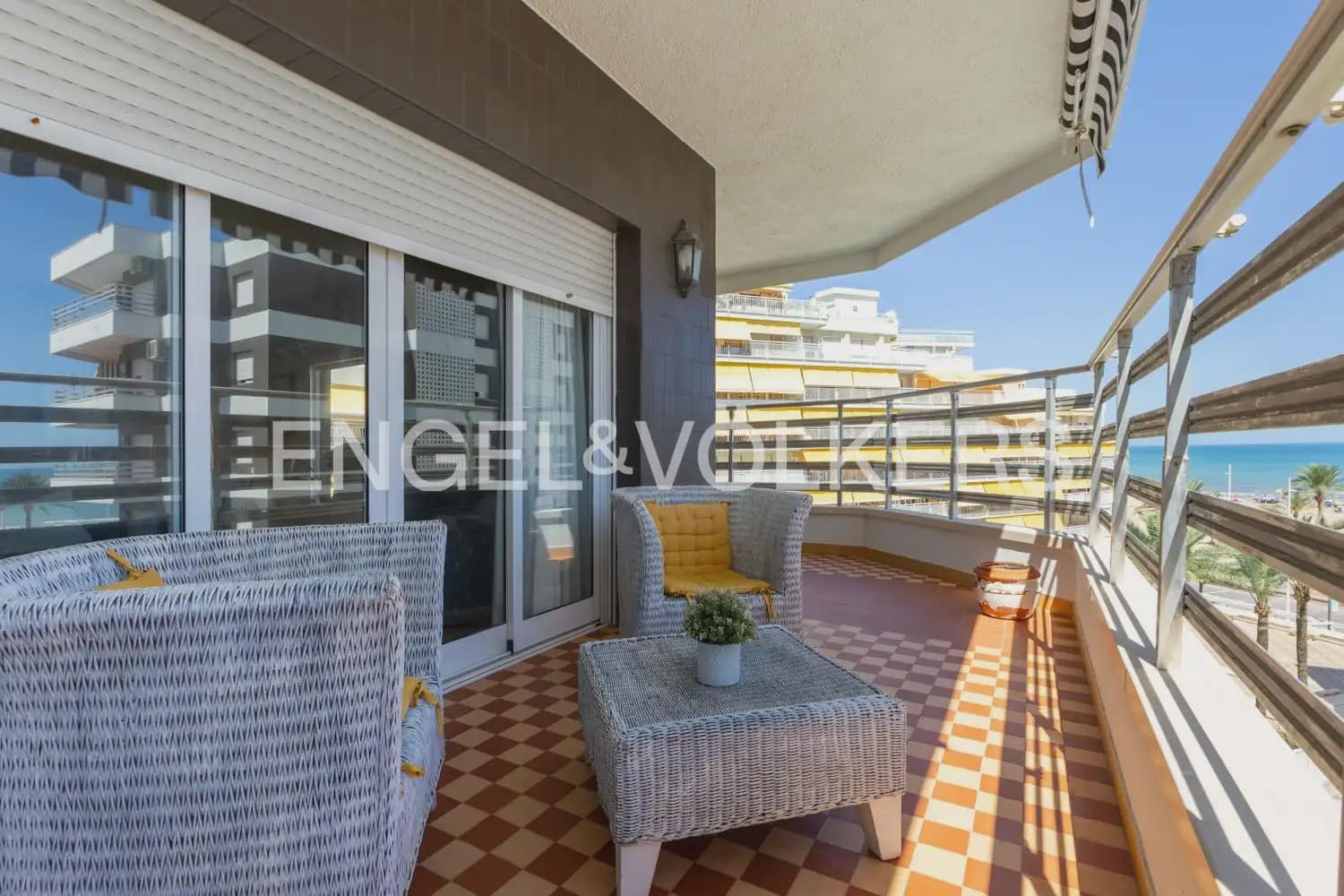 5 sypialnia Mieszkanie na sprzedaż w Gandia z basenem garażem - 560 000 € (Ref: 10103487)