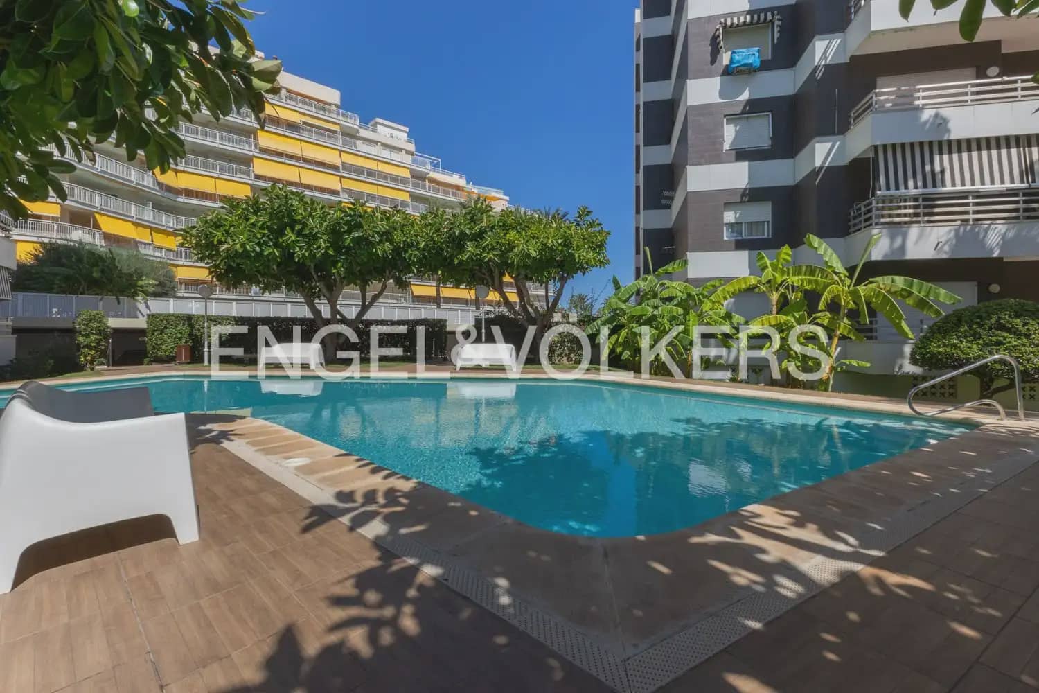 5 sypialnia Mieszkanie na sprzedaż w Gandia z basenem garażem - 560 000 € (Ref: 10103487)