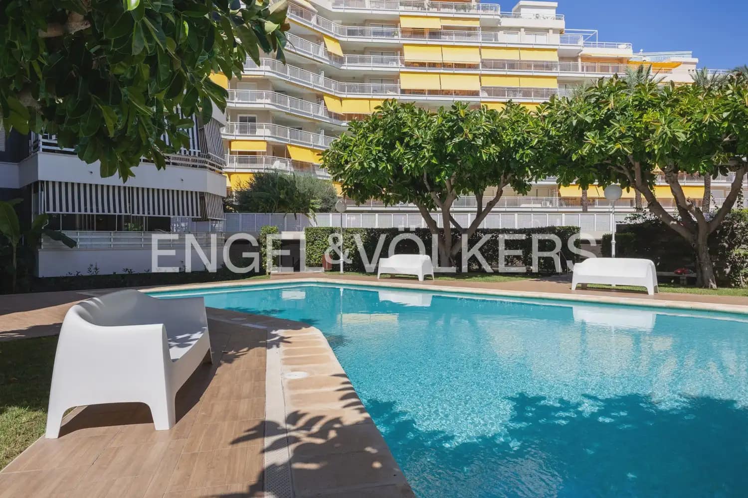 5 sypialnia Mieszkanie na sprzedaż w Gandia z basenem garażem - 560 000 € (Ref: 10103487)