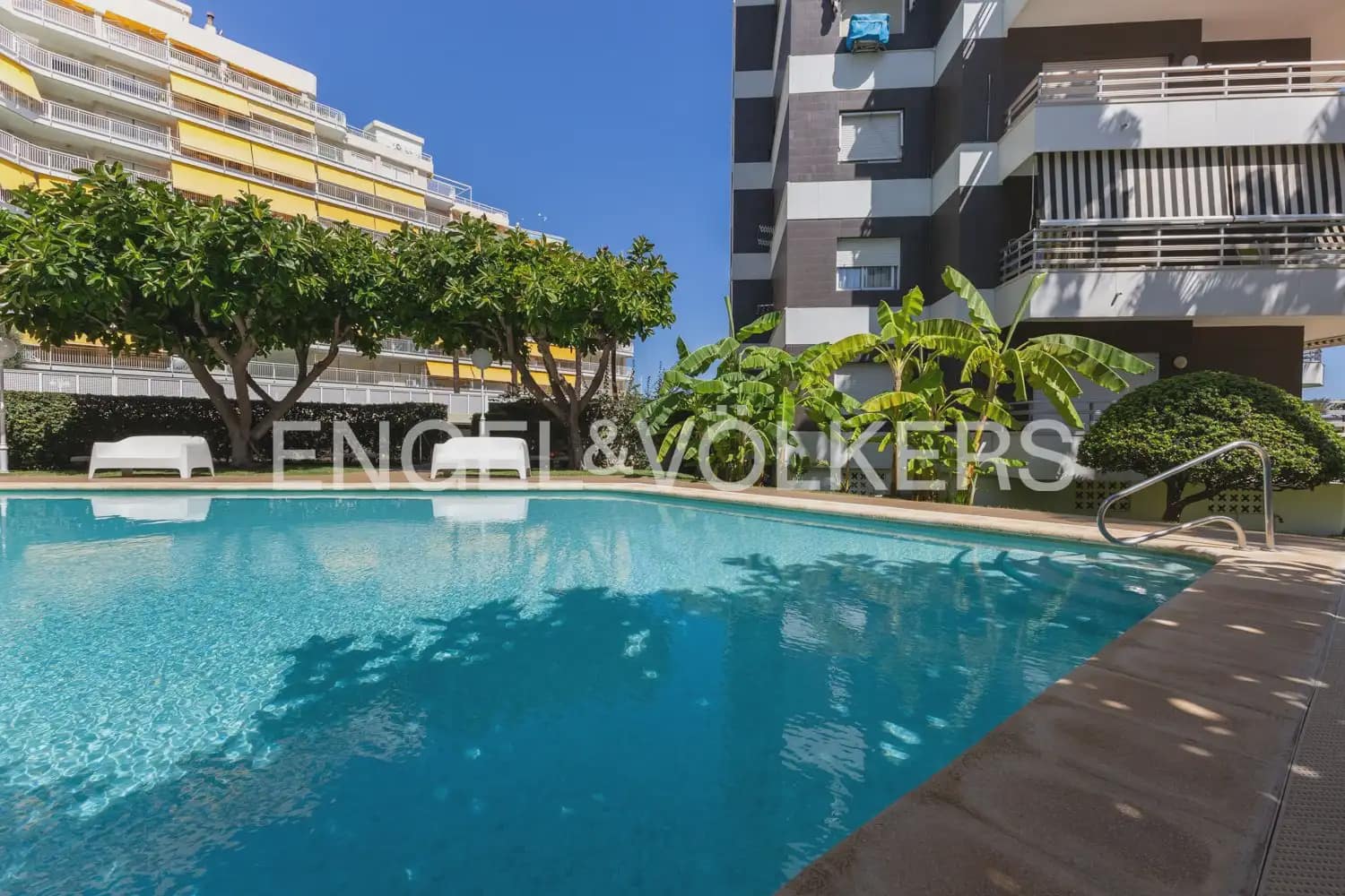 5 sypialnia Mieszkanie na sprzedaż w Gandia z basenem garażem - 560 000 € (Ref: 10103487)
