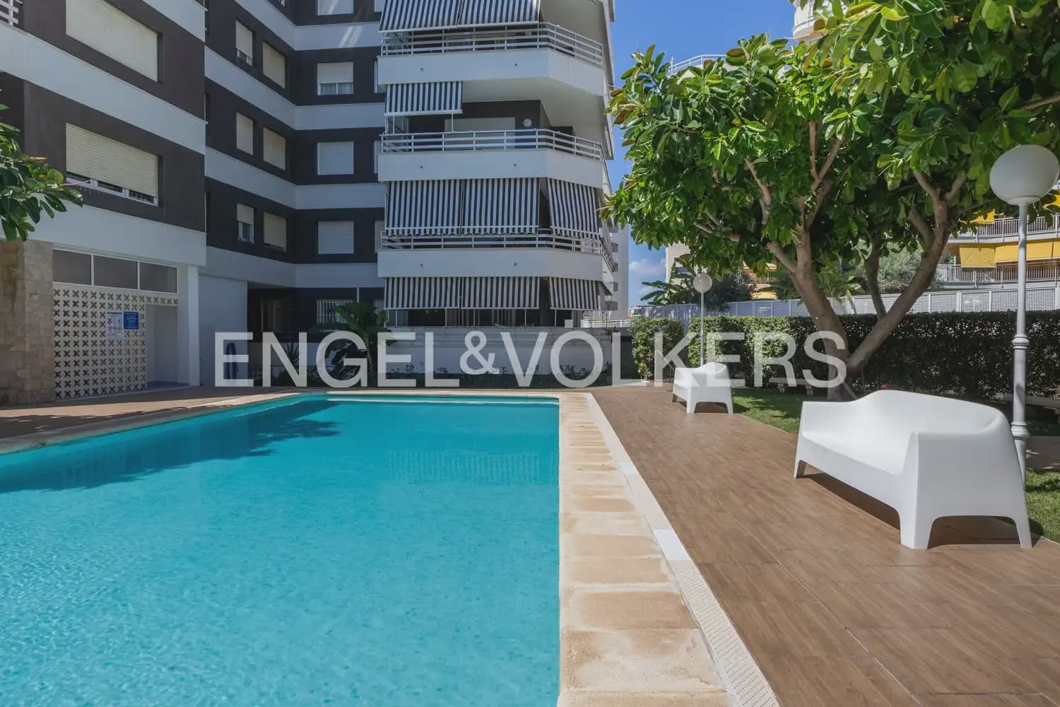 5 sypialnia Mieszkanie na sprzedaż w Gandia z basenem garażem - 560 000 € (Ref: 10103487)