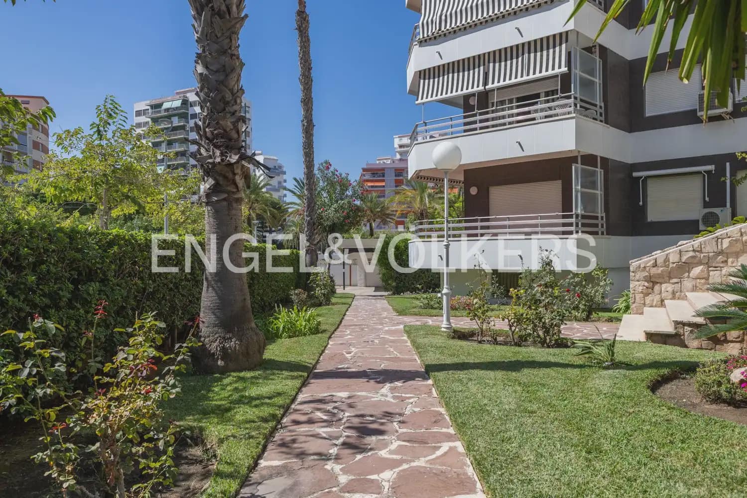5 sypialnia Mieszkanie na sprzedaż w Gandia z basenem garażem - 560 000 € (Ref: 10103487)