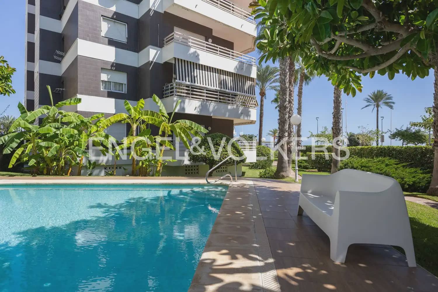 5 sypialnia Mieszkanie na sprzedaż w Gandia z basenem garażem - 560 000 € (Ref: 10103487)