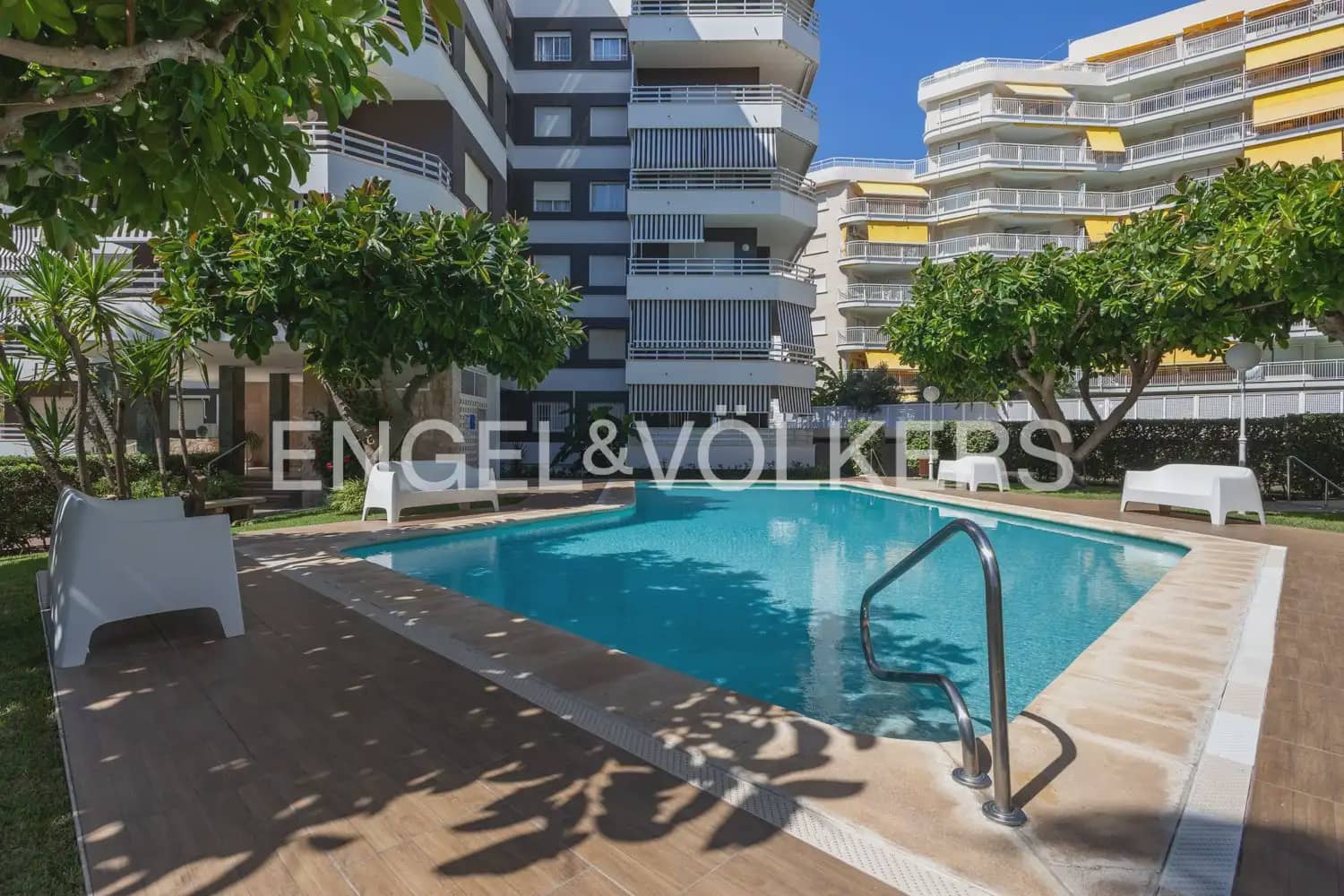 5 sypialnia Mieszkanie na sprzedaż w Gandia z basenem garażem - 560 000 € (Ref: 10103487)