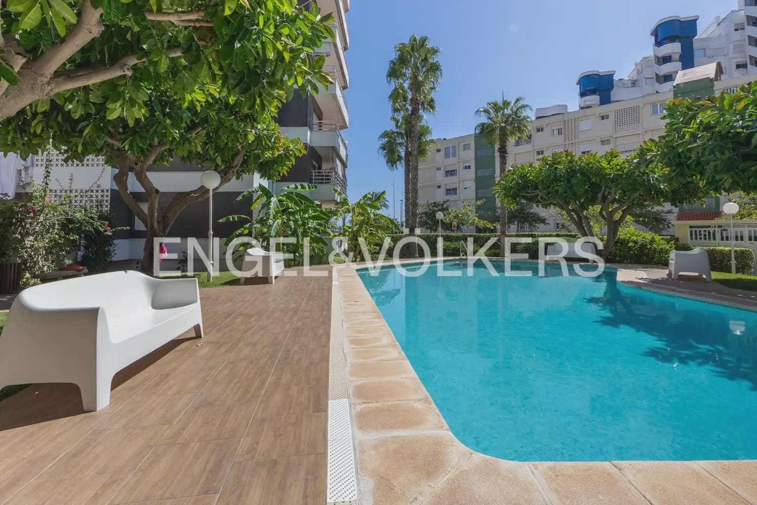 5 sypialnia Mieszkanie na sprzedaż w Gandia z basenem garażem - 560 000 € (Ref: 10103487)