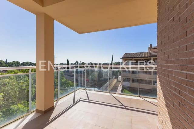 4 chambre Penthouse à vendre à Campolivar, Godella avec piscine garage - 625 717 € (Ref: 10103489)