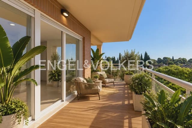 4 chambre Penthouse à vendre à Campolivar, Godella avec piscine garage - 625 717 € (Ref: 10103489)