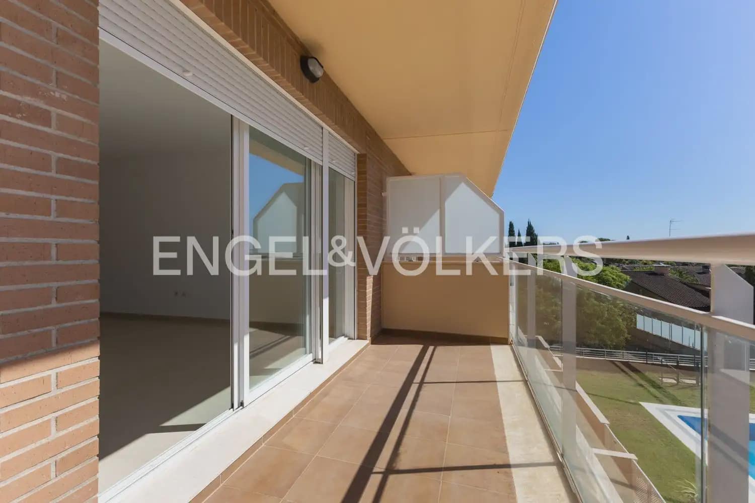 4 bedroom Penthouse for sale in Godella with pool garage - € 591,195 (Ref: 10103490)