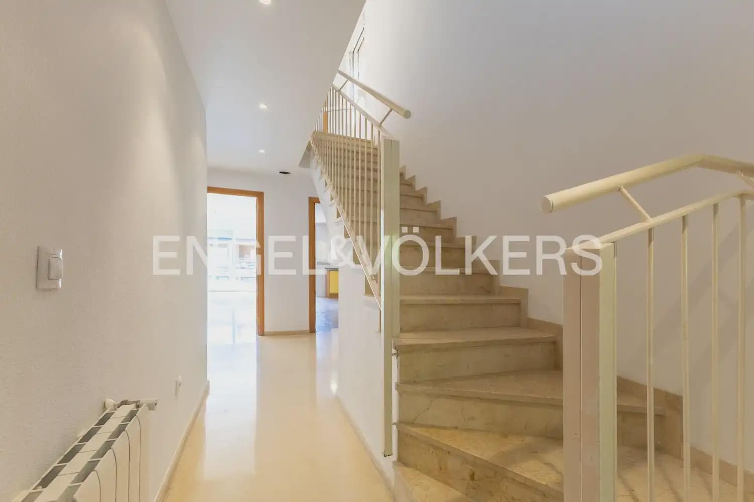 4 bedroom Penthouse for sale in Godella with pool garage - € 591,195 (Ref: 10103490)