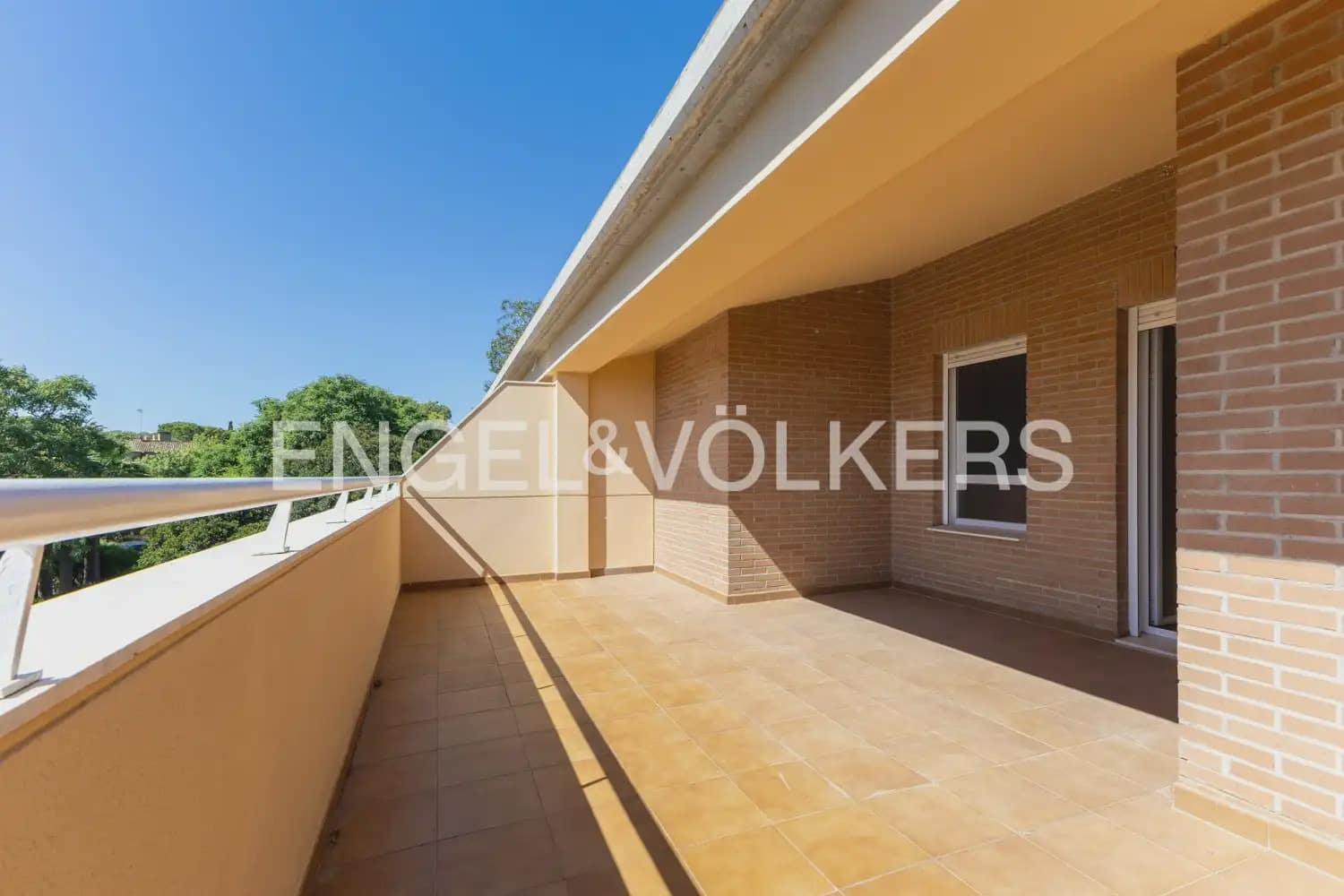 4 bedroom Penthouse for sale in Godella with pool garage - € 591,195 (Ref: 10103490)