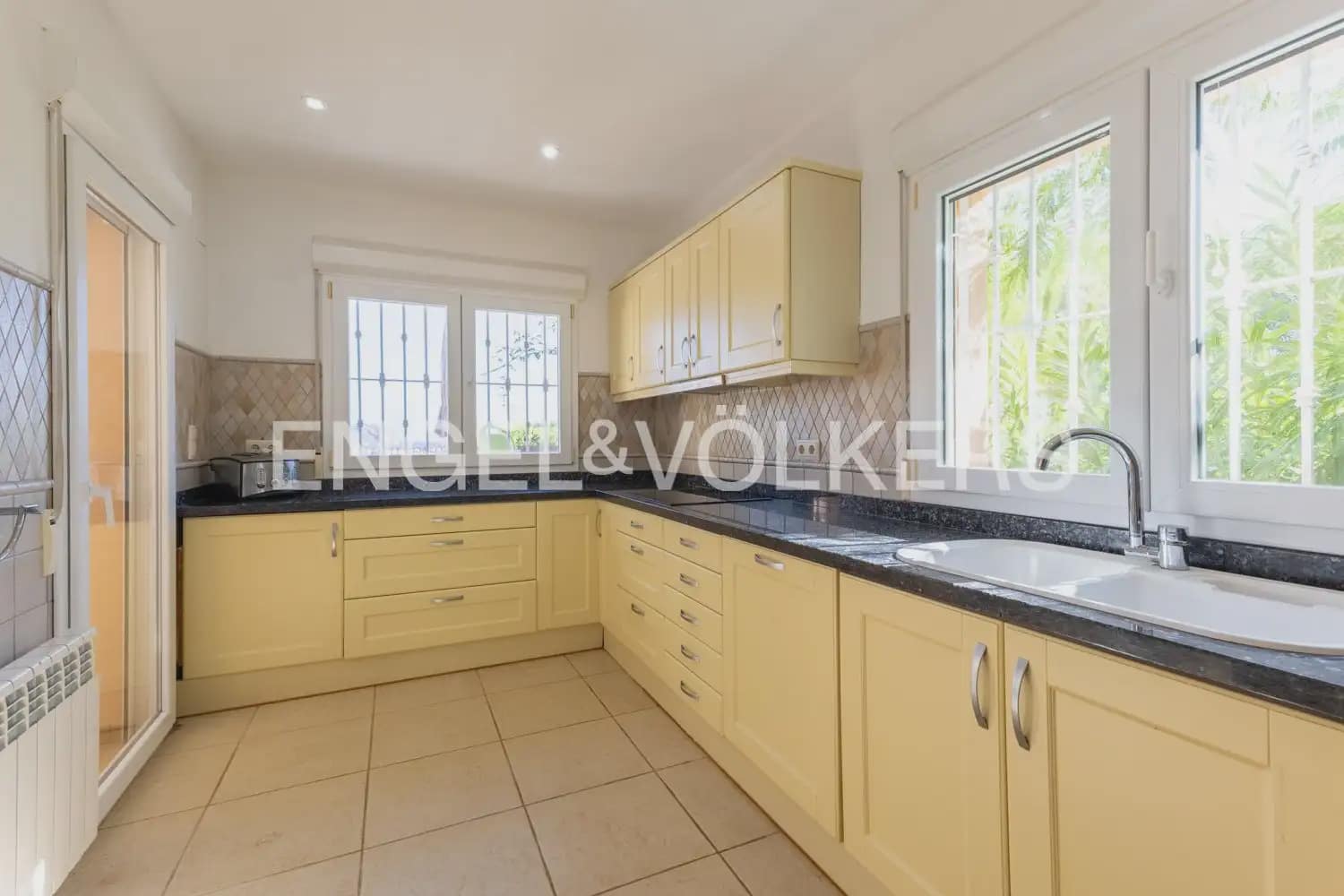 4 quarto Moradia para venda em Javea / Xabia com piscina garagem - 899 000 € (Ref: 10103491)