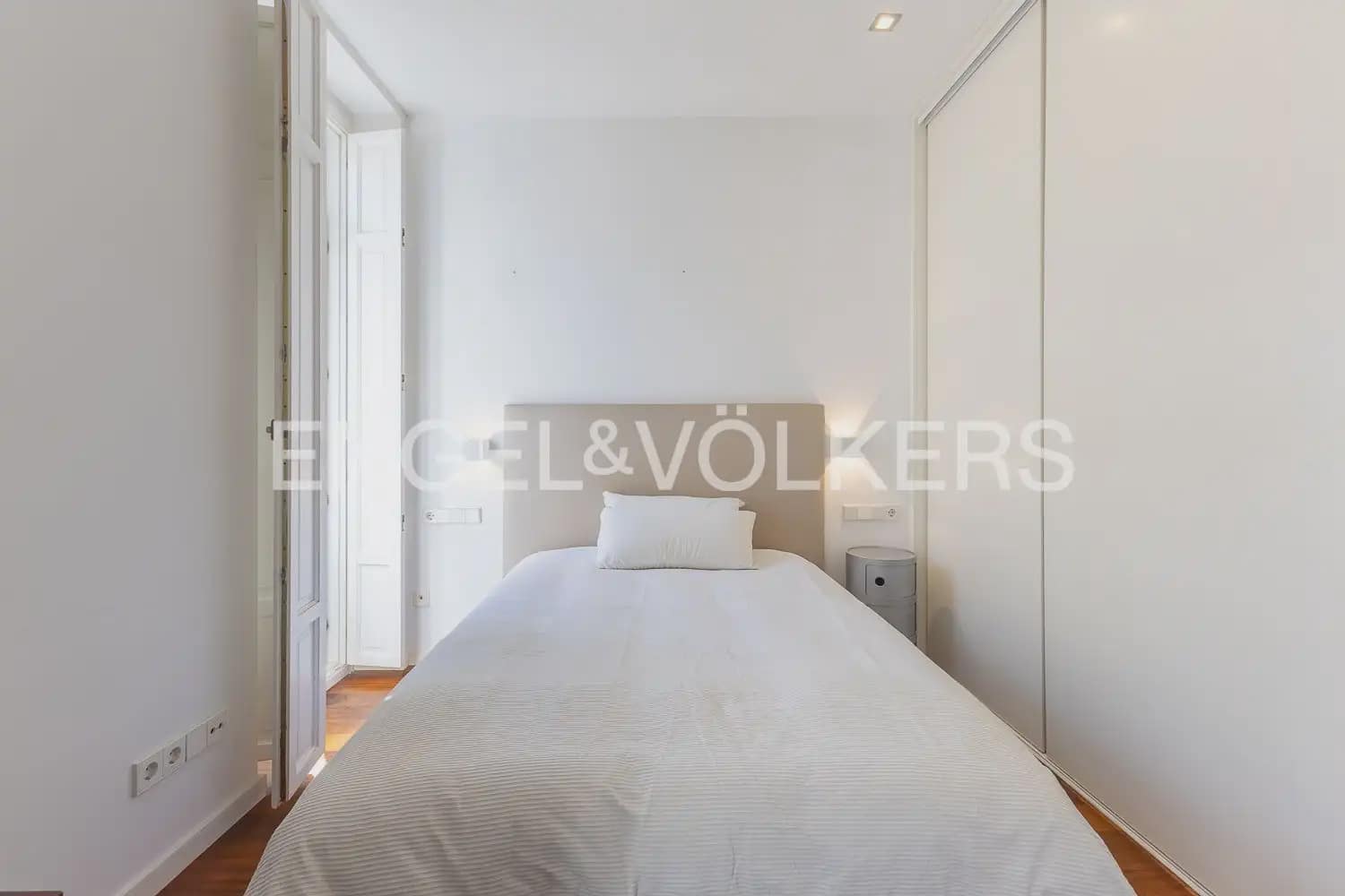 1 slaapkamer Flat te huur in Valencia stad - € 1.500 (Ref: 10103641)
