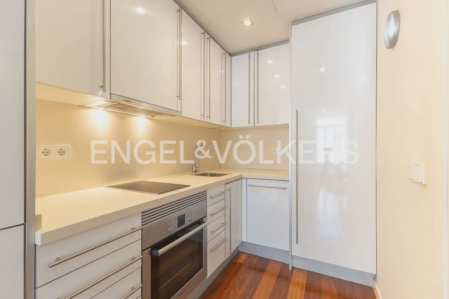 1 slaapkamer Flat te huur in Valencia stad - € 1.500 (Ref: 10103641)