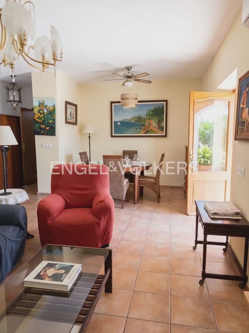 4 bedroom Villa for sale in Parcent with garage - € 400,000 (Ref: 10103644)