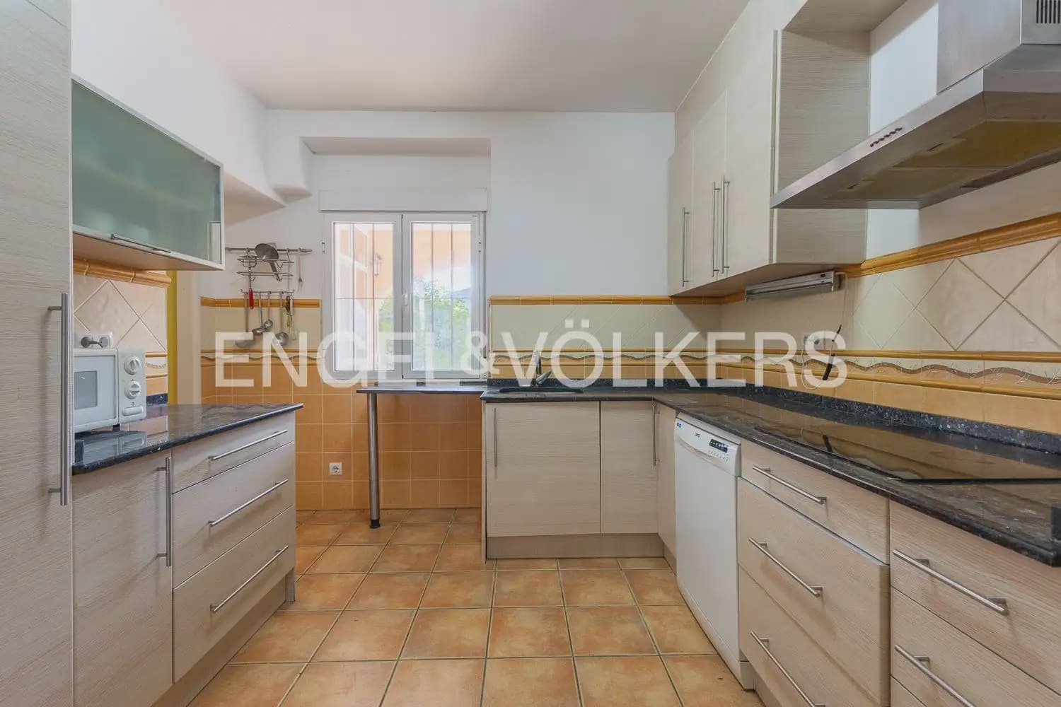 4 bedroom Villa for sale in Parcent with garage - € 400,000 (Ref: 10103644)