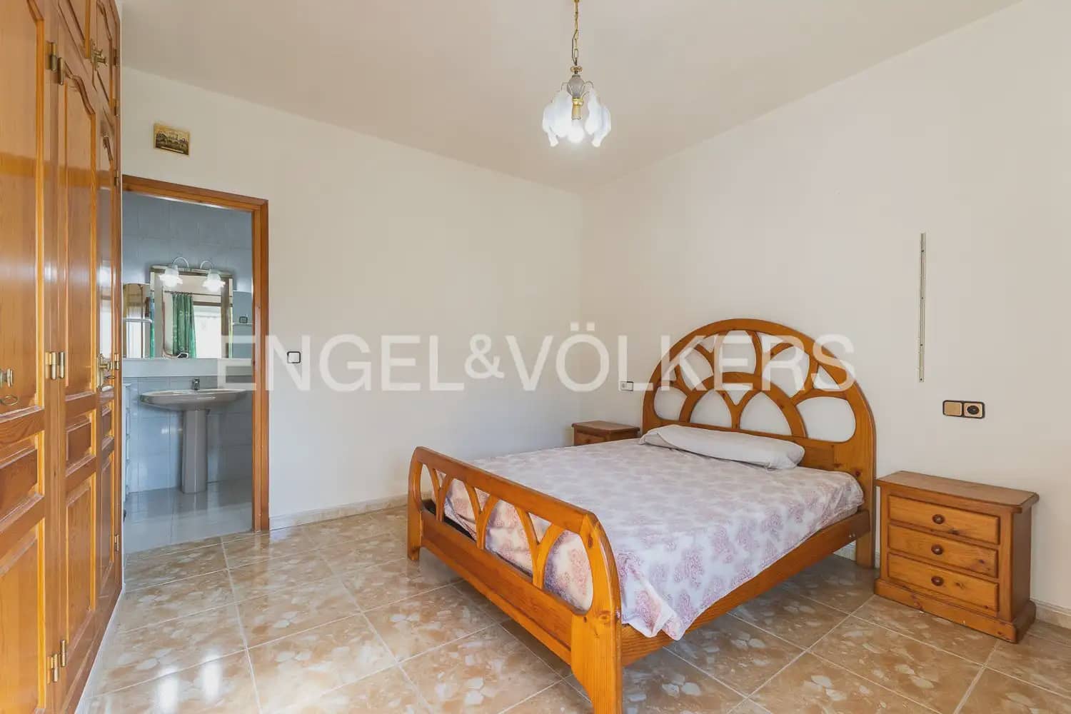 4 bedroom Villa for sale in Parcent with garage - € 400,000 (Ref: 10103644)
