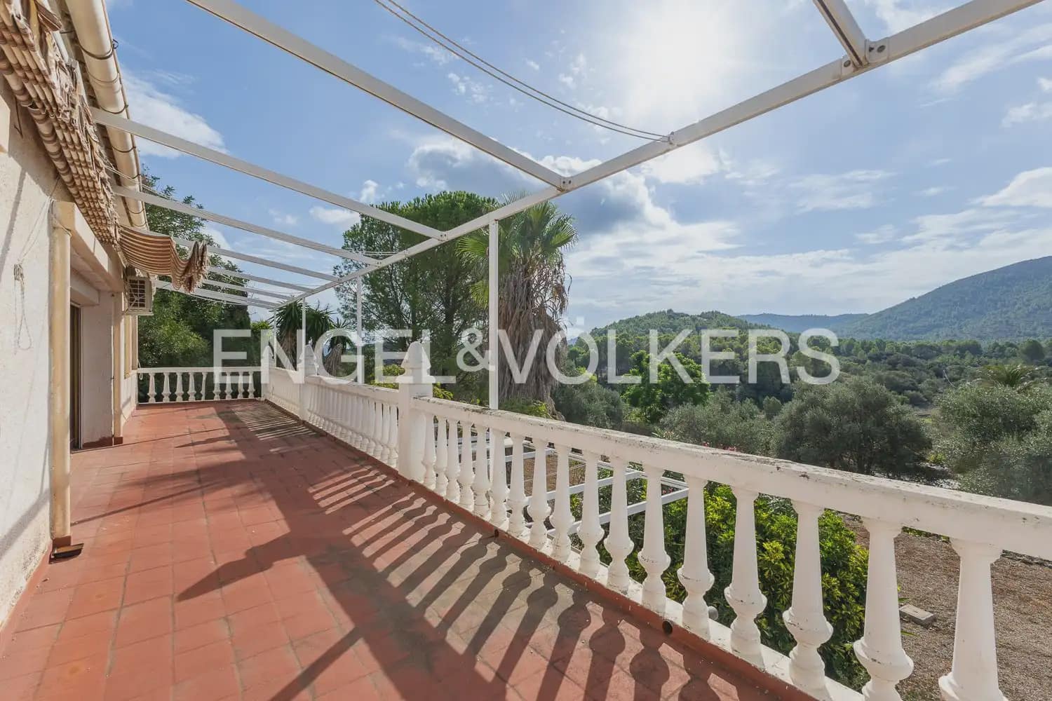 4 bedroom Villa for sale in Parcent with garage - € 400,000 (Ref: 10103644)