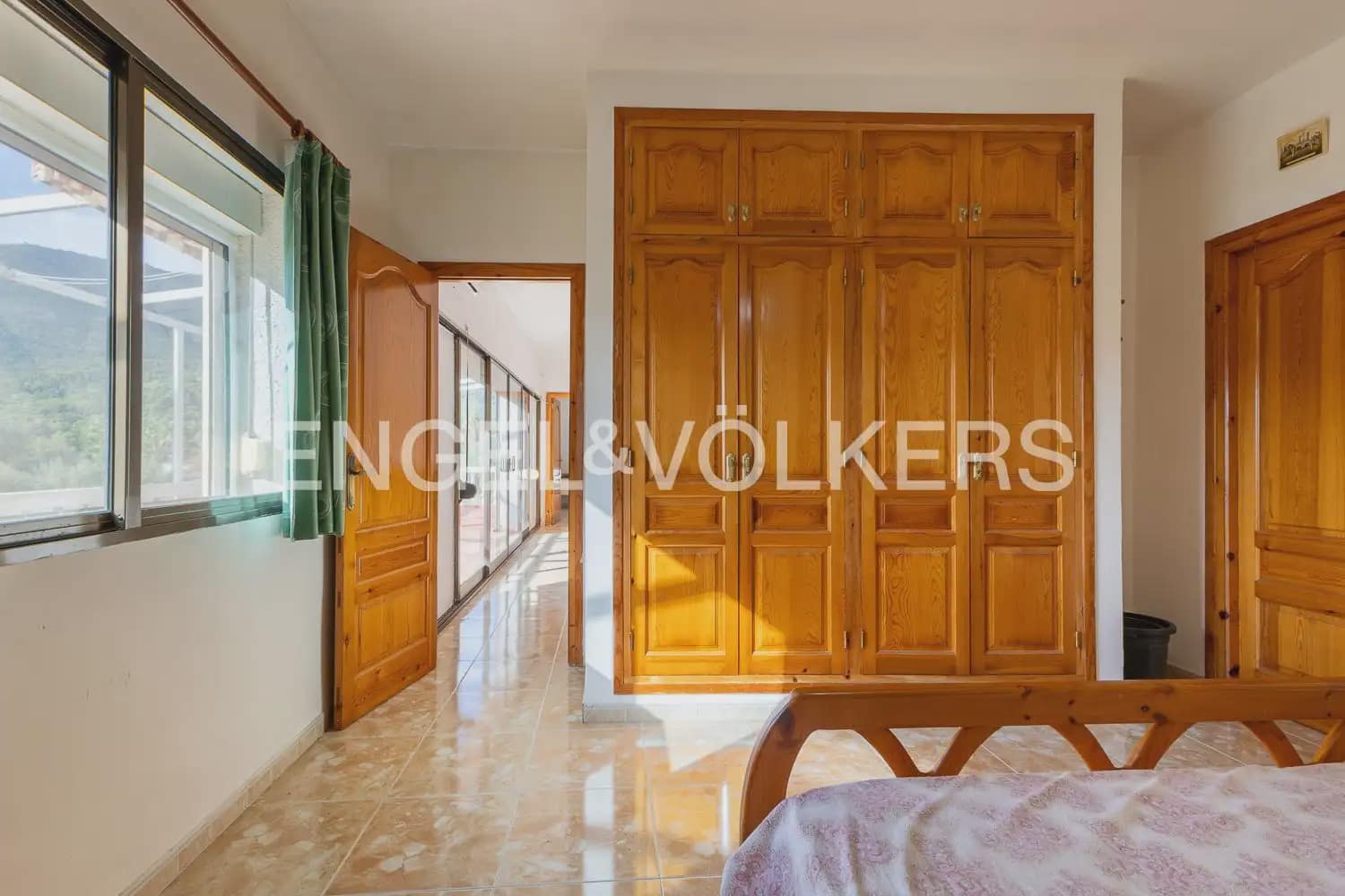 4 bedroom Villa for sale in Parcent with garage - € 400,000 (Ref: 10103644)