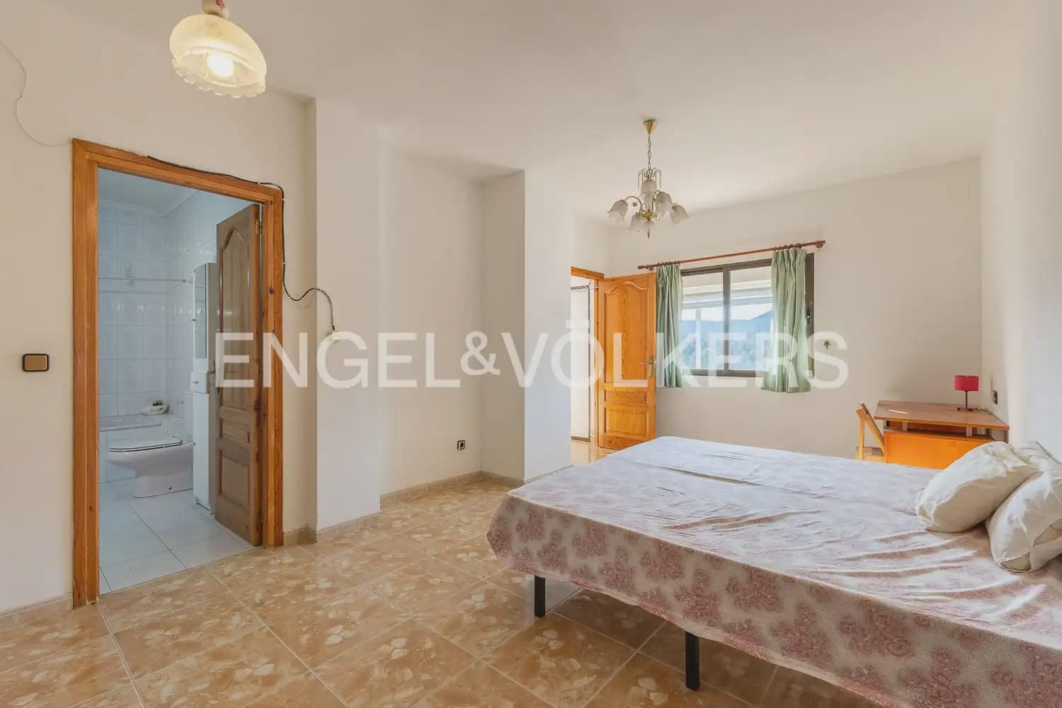 4 bedroom Villa for sale in Parcent with garage - € 400,000 (Ref: 10103644)