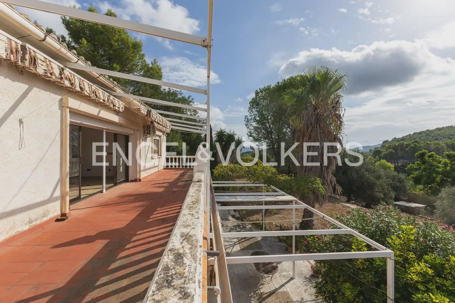 4 bedroom Villa for sale in Parcent with garage - € 400,000 (Ref: 10103644)