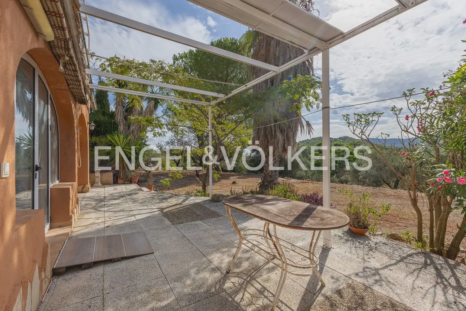 4 bedroom Villa for sale in Parcent with garage - € 400,000 (Ref: 10103644)
