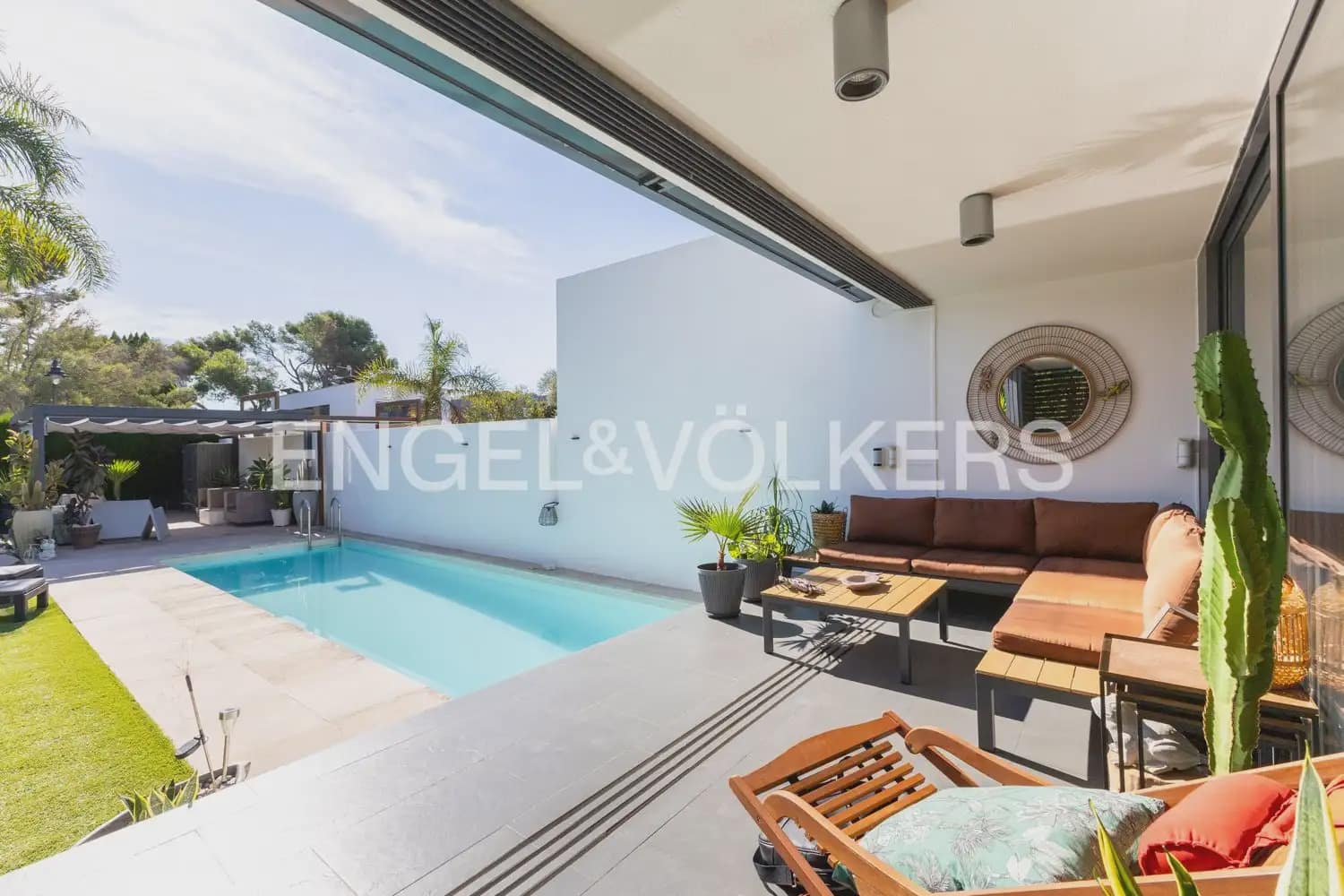 3 bedroom Terraced Villa for sale in Castello de la Plana with pool garage - € 1,250,000 (Ref: 10105774)