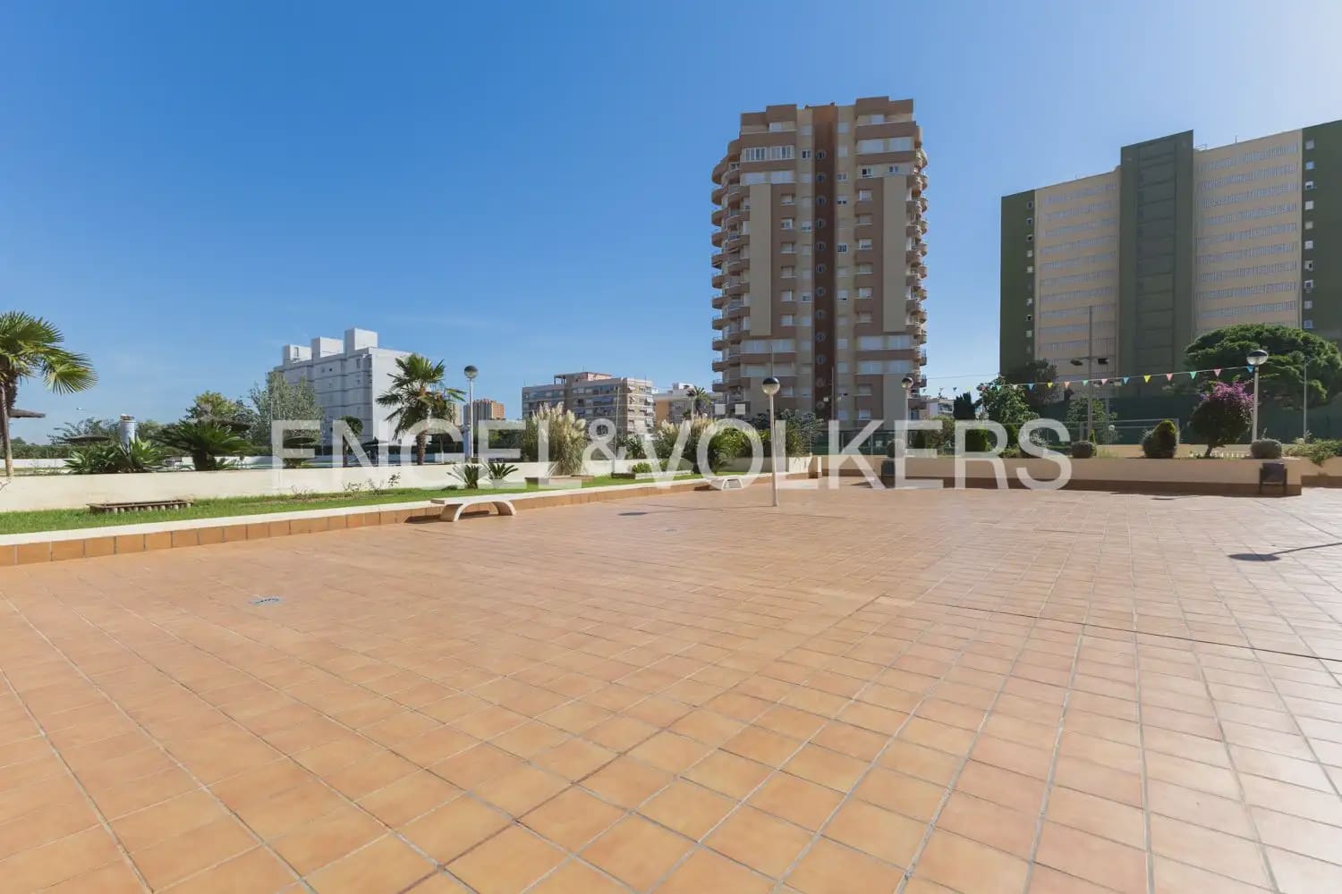 2 bedroom Flat for sale in La Pobla de Farnals with garage - € 360,000 (Ref: 10106612)