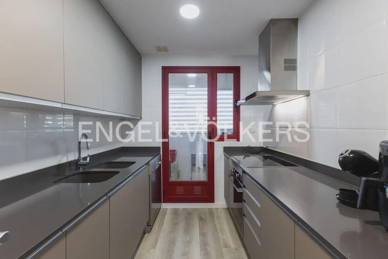 2 bedroom Flat for sale in La Pobla de Farnals with garage - € 360,000 (Ref: 10106612)
